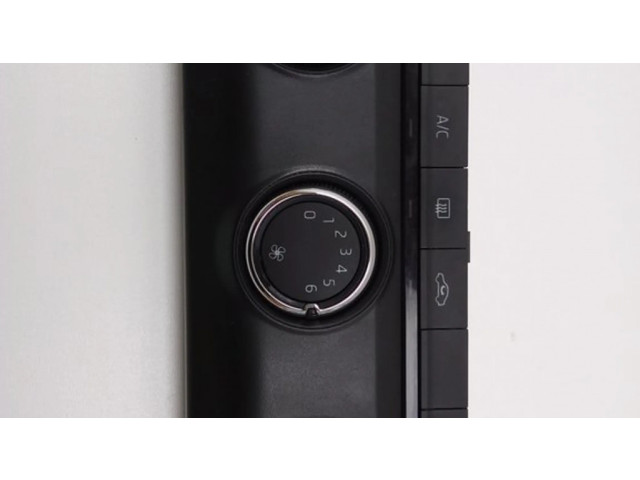 Блок управления климат-контролем 5E0820047D Skoda Octavia Mk3 (5E)
