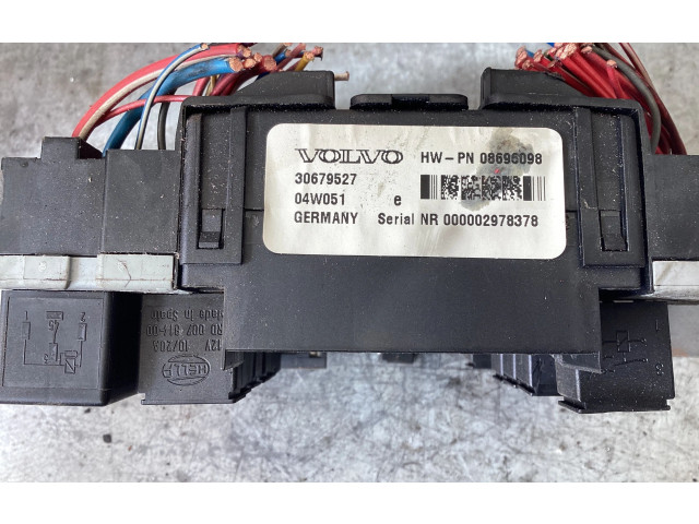 Блок предохранителей 30679527, 04W051   Volvo XC90    