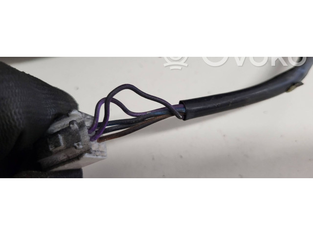 Зеркало электрическое Mazda MPV II LW 1999 - 2007 года