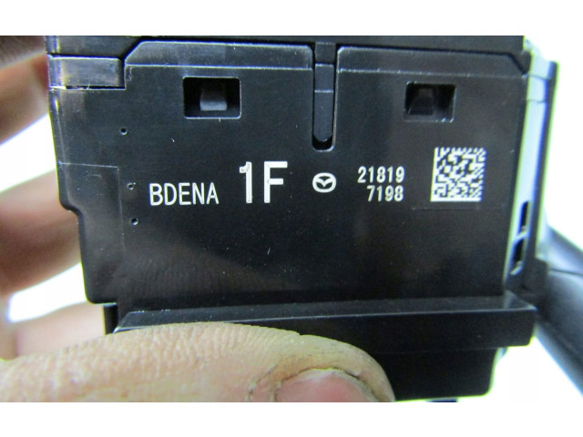 Ручка стеклоочистителей    Mazda 3