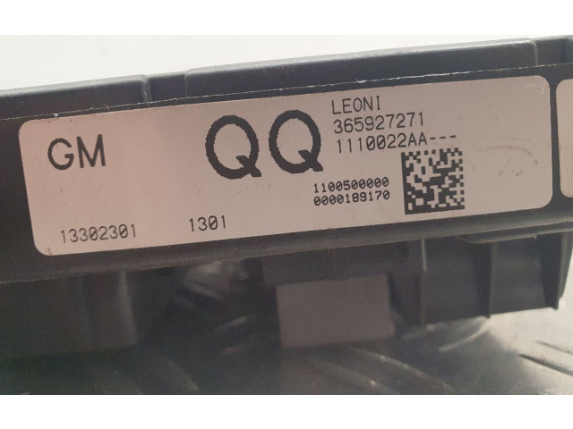 Блок предохранителей 13368642, TZ   Opel Astra J    