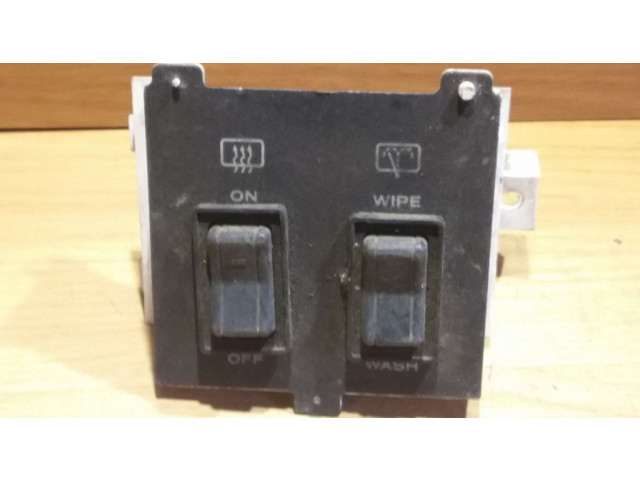 Включатель обогрева стекла с помощью электричества