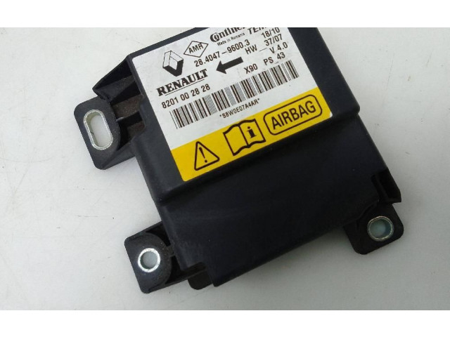 Блок управления 8201002828 Dacia Sandero