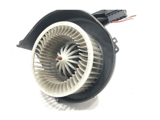 Вентилятор печки    8EW009157-111   Skoda Fabia Mk1 (6Y)