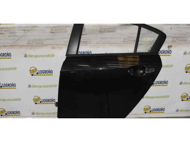 Задняя дверь