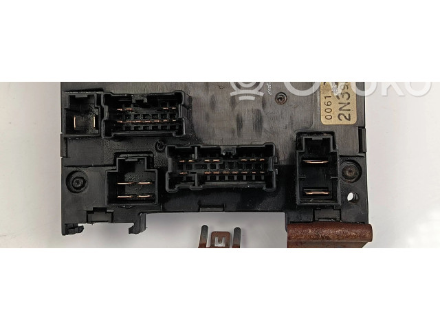 Pojistková skříňka 243502N300H Nissan Almera 2000