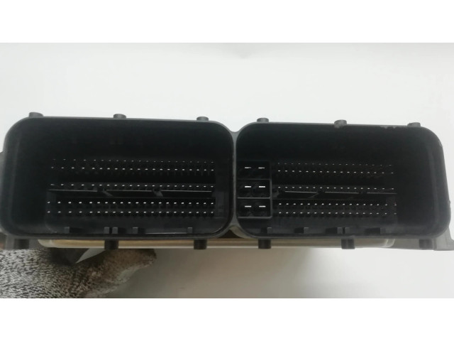 Блок управления двигателя 68328041AA, 0281033582 Jeep Compass