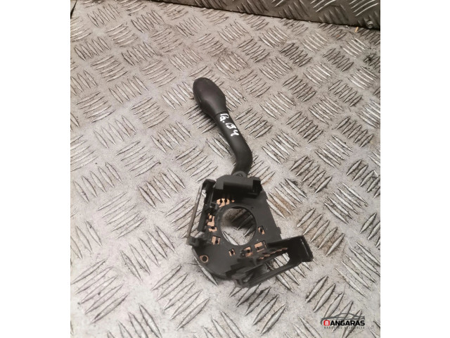 Ручка стеклоочистителей    Volkswagen PASSAT B4