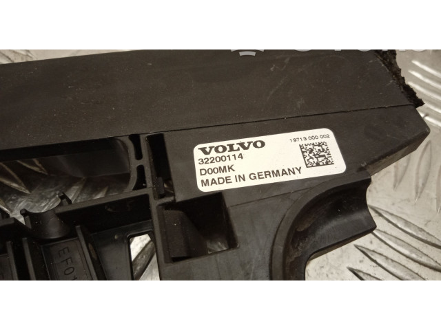 Блок предохранителей 32200114 Volvo XC60