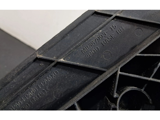 Zpětné zrcátko  Mitsubishi Pajero 2003  MR387993-15  