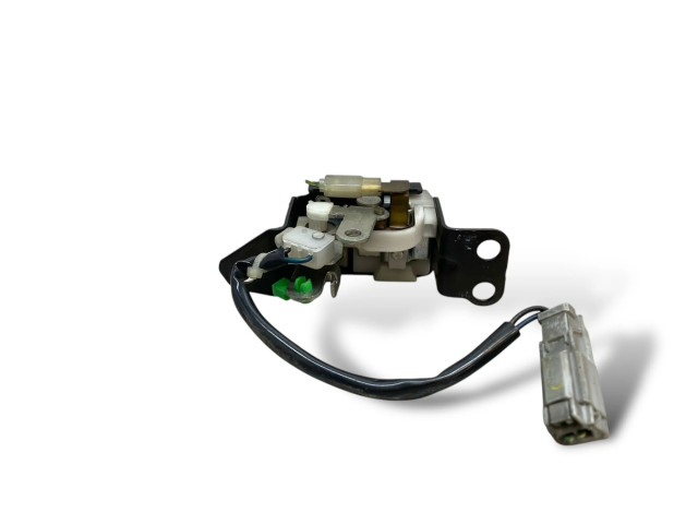 Замок багажника     Honda CR-V 2002 - 2006 года