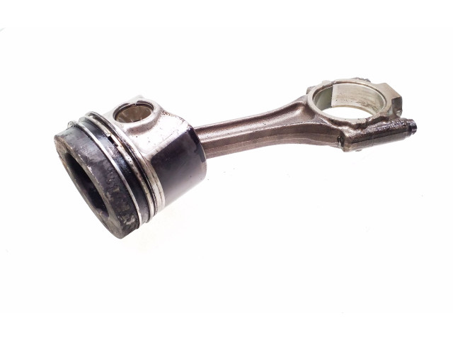  Поршень с шатуном CLHA 03LA  Skoda Octavia Mk3 (5E)  