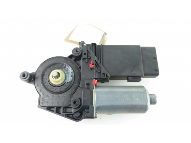 Передний двигатель механизма для подъема окон