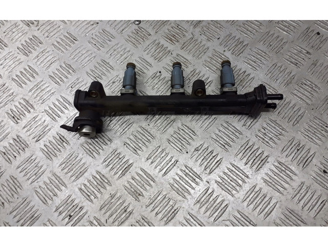 Топливная рампа A1600700295 Smart ForFour I