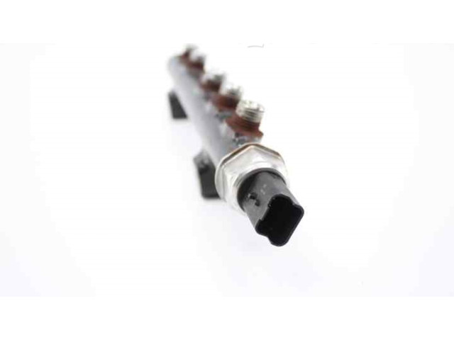 Топливная рампа    Volvo V50  