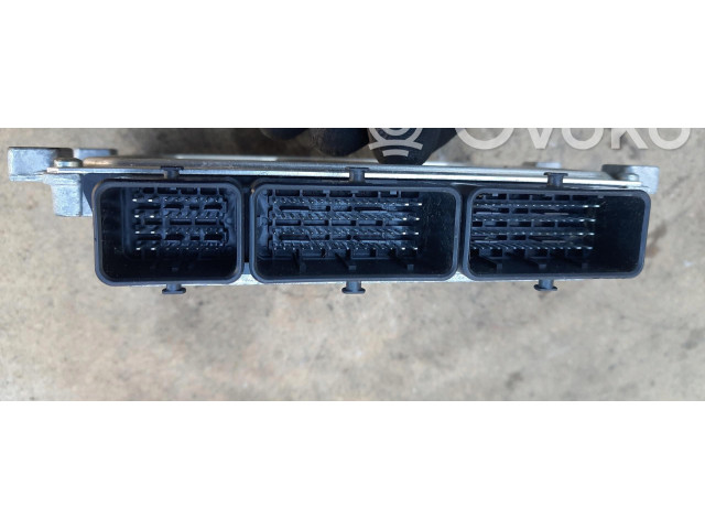 Řídící jednotka 237107175R Renault Clio IV 2015