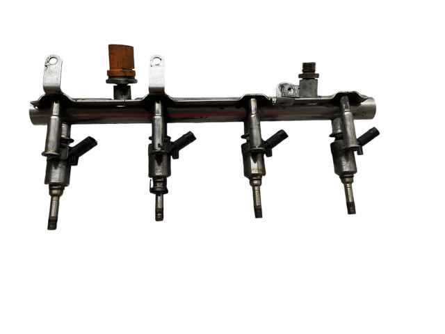 Комплект форсунок 06J133317M    Audi A3 S3 A3 Sportback 8P  СDAA 