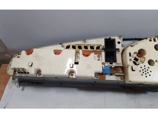 Панель приборов 88311219   Audi A6 S6 C4 4A       