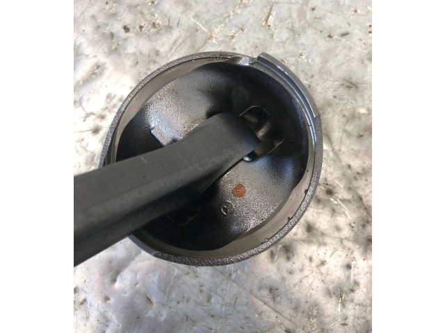 Píst Mercedes-Benz E W211 648.961