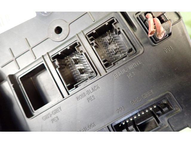 Pojistková skříňka Řídící jednotka BSM 8200780007 Renault Megane II 2008