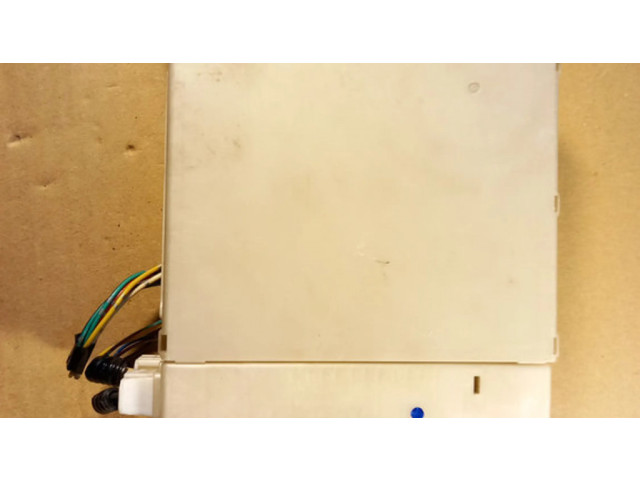 Блок предохранителей  8273053050   Lexus IS 220D-250-350    