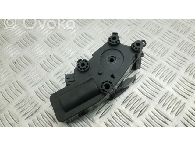 Замок задней крышки