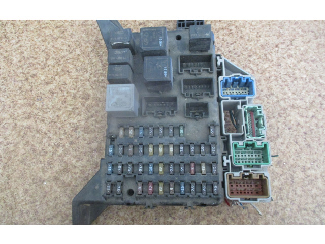 Turbodmychadlo Ящик предохранителей (комплект) 1S7114A073AE Ford Mondeo Mk III