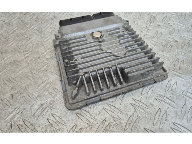 Řídící jednotka 03L906023PC, 5WP42937AA Volkswagen Caddy 2012