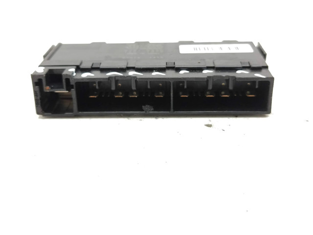 Pojistková skříňka 8264130250 Lexus GS 300 350 430 450H 2007