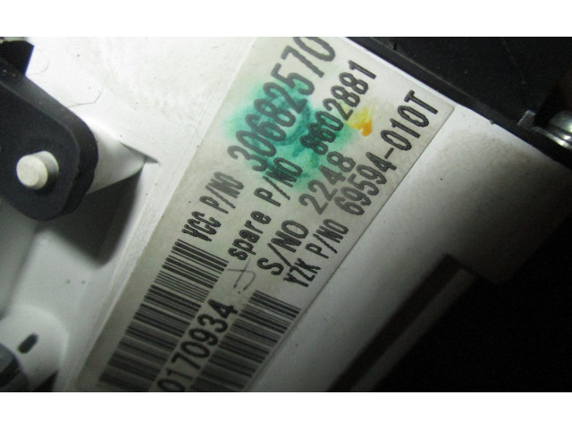 Přístrojová deska Volvo S40 2005 30682570, 30710071