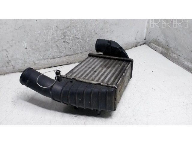 Интеркулер  059145806, LR0157561213   Audi A4 S4 B5 8D 2.5