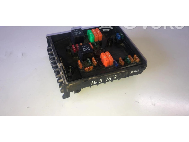 Pojistková skříňka 1K0937125A, 1K0937125A Volkswagen Caddy 2008