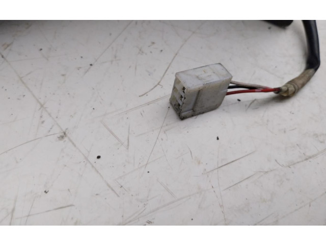 Зеркало электрическое        Toyota Yaris Verso  1999 - 2005 года   