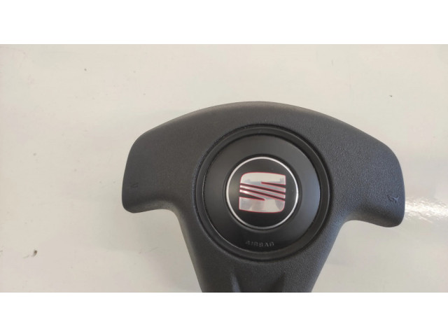 Подушка безопасности водителя 001L310RA22, 6L0880201S Seat Ibiza III (6L)