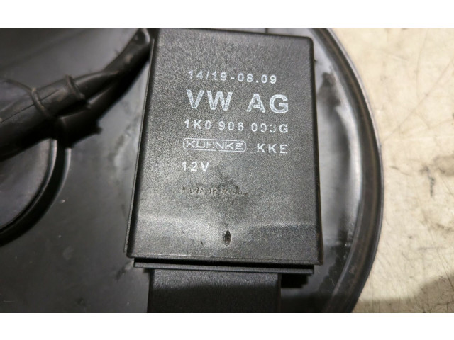 Топливная рампа 1K0906093G Skoda Rapid (NH)