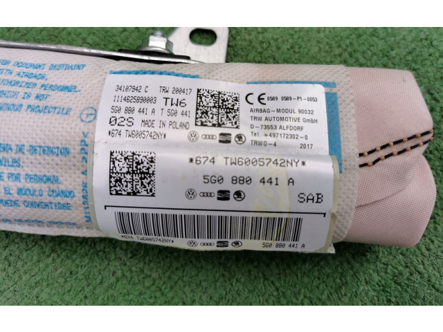 Подушка безопасности в сиденье Volkswagen Golf VII