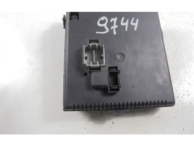 Блок предохранителей  8676391, 8676391   Volvo V70    