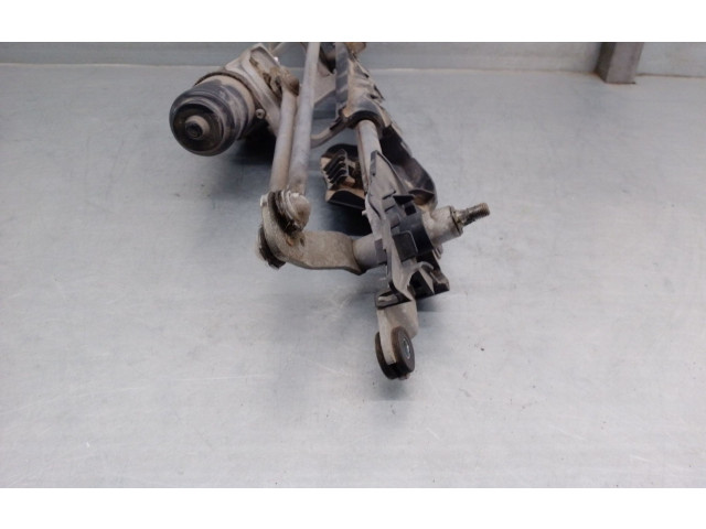 Моторчик дворников BBM46737X, BBP267340 Mazda 3 II