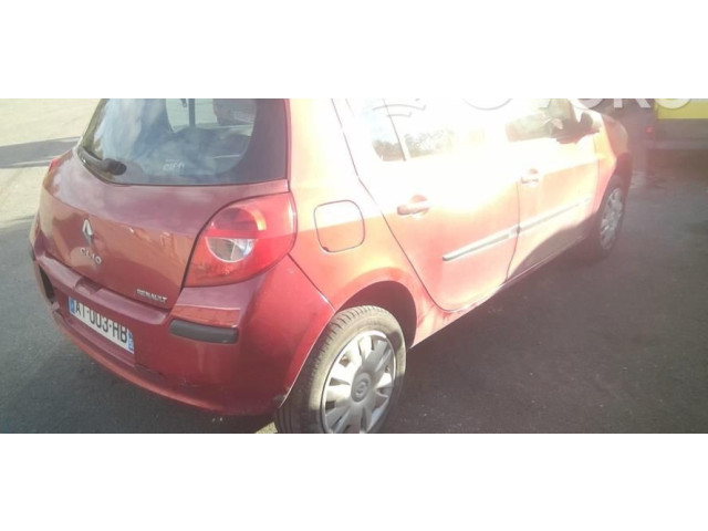 Ручка стеклоочистителей 8201590631 Renault Clio III