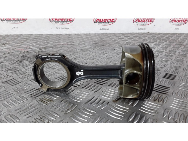 Píst 2277 Mercedes-Benz G W461 463 pro benzínový motor 5.5