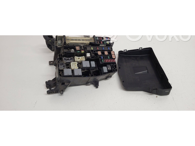 Pojistková skříňka 8211105Q10, 530WETTEST Toyota Avensis T270 2013