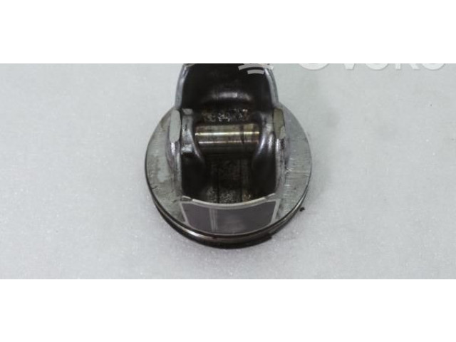 Поршень 15R1 Volkswagen Golf VI