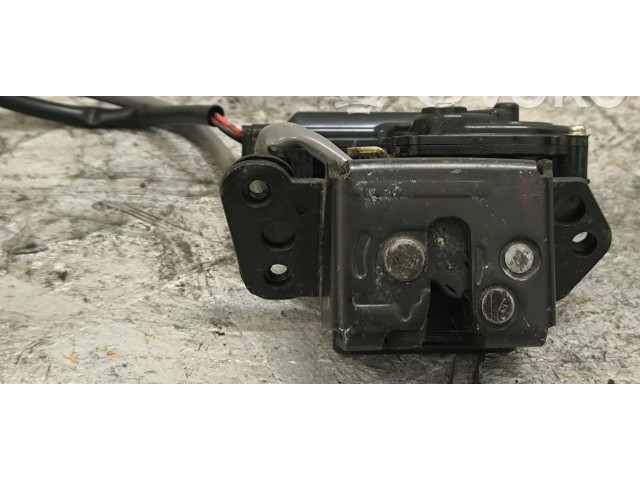 Zámek zadních dveří    Toyota Corolla Verso E121 2005