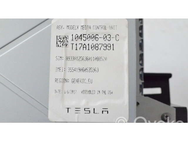 Дисплей 104500603C Tesla Model S