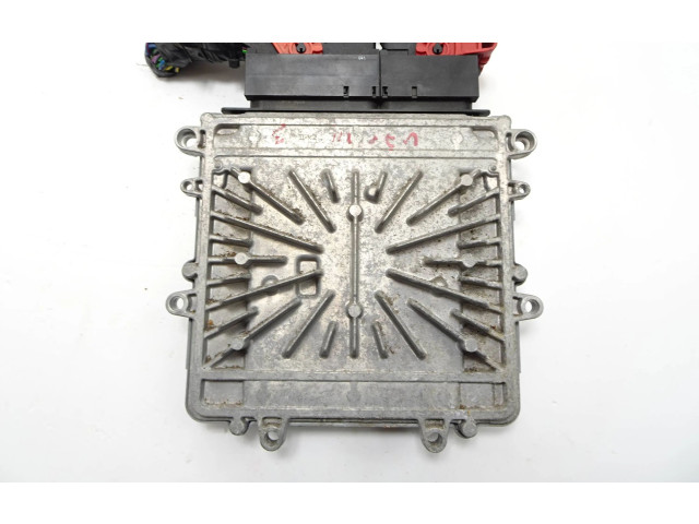 Блок управления двигателя 30785100AB, 1039S18372   Volvo V70