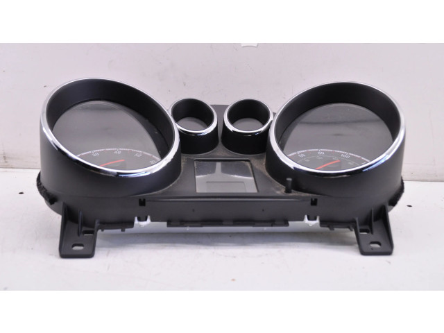 Панель приборов 13346176   Opel Meriva B       