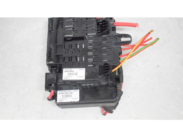 Блок предохранителей 31337182   Volvo V70    