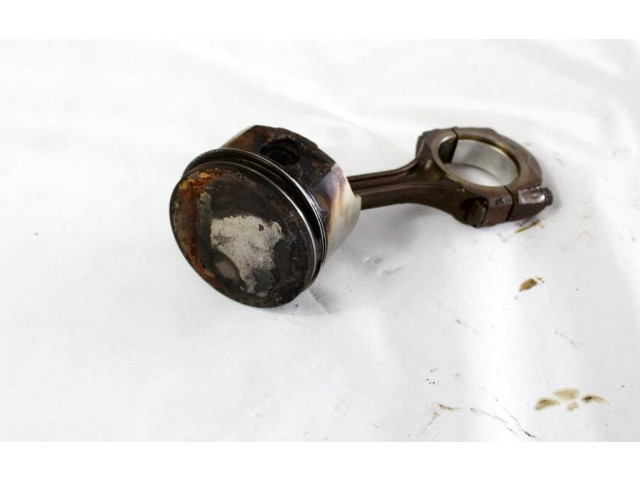  Поршень с шатуном  7701476393  Dacia Sandero  