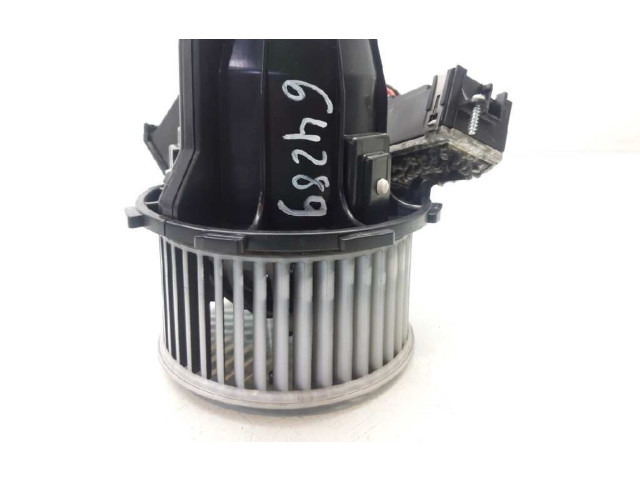 Вентилятор печки    8K1820021C   Audi A4 Allroad