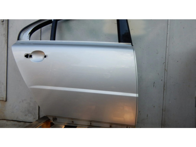 Задняя дверь